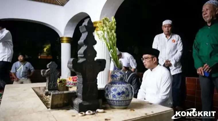 Ridwan Kamil Awali Hari Pencoblosan dengan Salat Subuh Berjamaah dan Ziarah Makam Pangeran Jayakarta