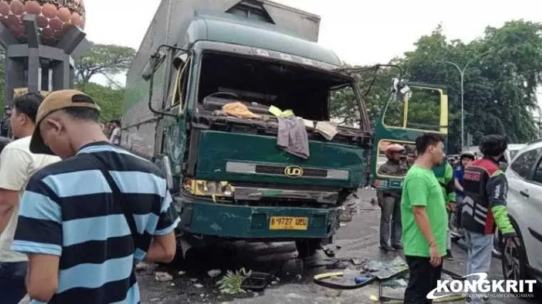 Truk Kontainer Sebabkan Kecelakaan Beruntun di Cipondoh Tangerang, Polisi Pastikan Tidak Ada Korban Jiwa