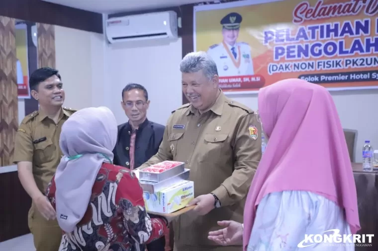 Wali Kota Solok Zul Elfian Buka Pelatihan Pengolahan Makanan untuk UMKM Kota Solok