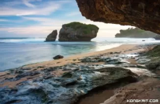 6 Rekomendasi Objek Wisata Terbaru Gunung Kidul dengan Pemandangan Pantai yang Indah