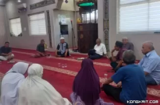 Baznas Kota Padang Salurkan Bantuan Tunai untuk Lansia di Masjid Nahdatul Islam Belakang Tangsi