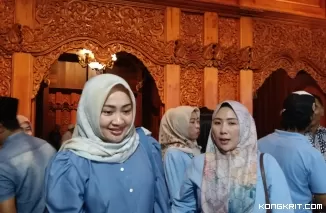 Foto dari kiri : dr. Meidyan Ricca Alvina dan Eka Yeni Retnosari saat diwawancarai awak media