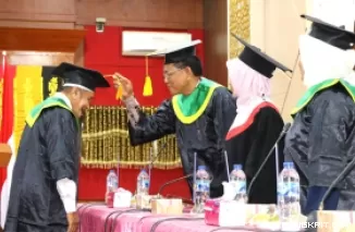 Lansia di Kota Pariaman Gelar Wisuda, Semangat Belajar Tak Terbatas Usia