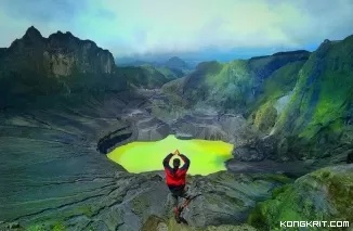 Menyelami Keindahan Gunung Kelud, Danau Hijau, Puncak Sumbing, dan Sejarahnya