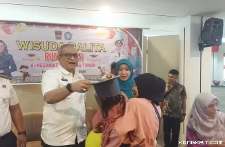 Pj Wali Kota Padang Wisuda 42 Balita Bebas Stunting di Kecamatan Padang Timur