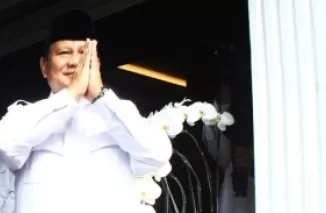 Prabowo Umumkan Kenaikan Gaji Guru Mulai 2025