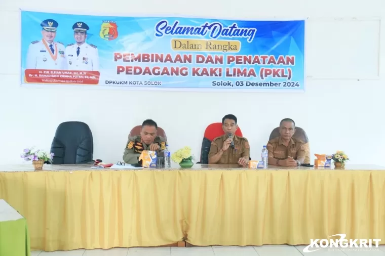 Pembinaan dan Penataan Pedagang Kaki Lima di Trotoar dan Badan Jalan Kota Solok