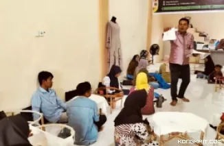 BDI Padang Fasilitasi 50 Warga Kota Pariaman Ikuti Diklat 3 in 1 Pembuatan Hiasan Busana