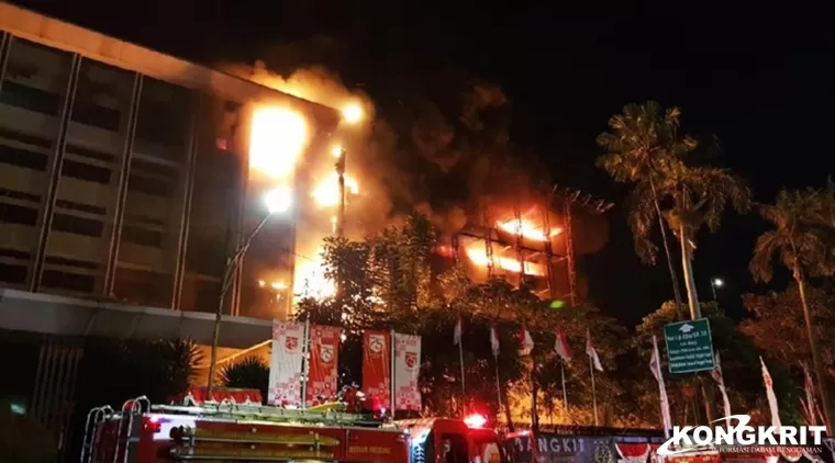 Gedung Glodok Plaza Jakarta Barat Terbakar, Beberapa Warga Terjebak dan Minta Tolong