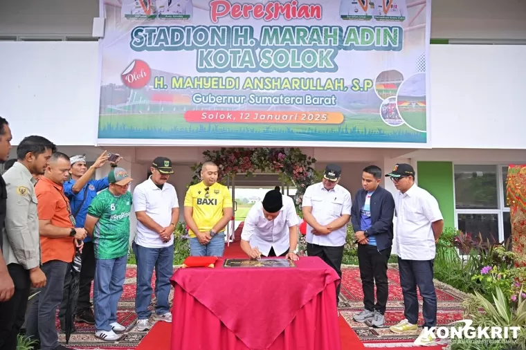 Gubernur Mahyeldi Resmikan Stadion H. Marah Adin di Kota Solok