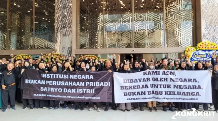 Ratusan ASN Kemdiktisaintek Gelar Demo Tuntut Klarifikasi Pemecatan Mendadak Pegawai