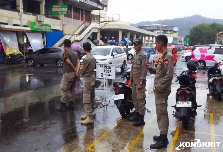 Satpol PP Padang Intensif Lakukan Pengawasan Pasca Pemindahan PKL ke Gedung Pasar Raya Fase VII