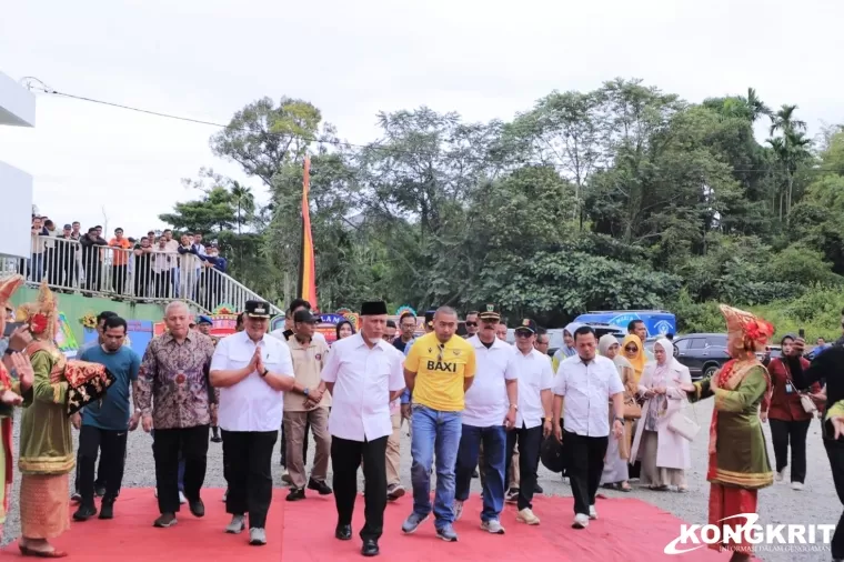 Stadion Marah Adin Kota Solok Diresmikan Wako Solok Bersama Gubernur Sumbar