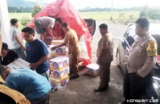 Pemprov Sumbar Salurkan Bantuan untuk Warga Terdampak Banjir di Nagari Duku, Pesisir Selatan