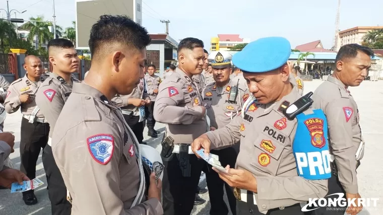 Kabid Propam Polda Kaltim Gelar Pemeriksaan Rutin Jajaran Personil Polresta Balikpapan