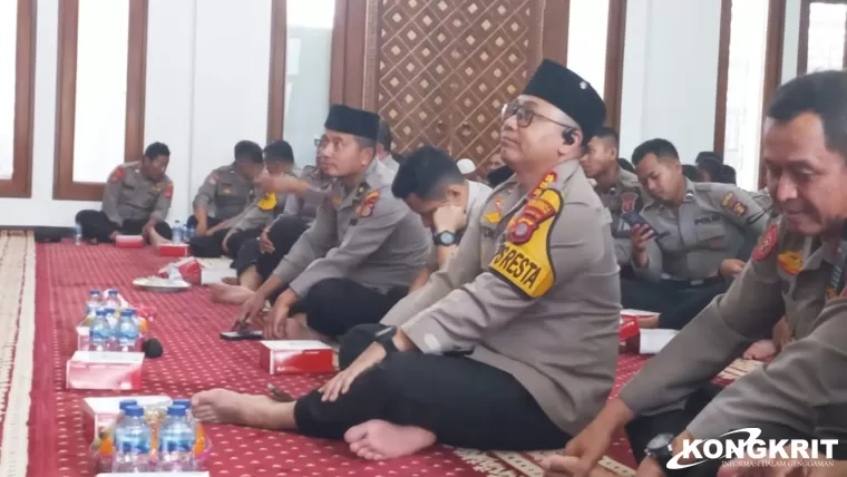 Kapolresta Balikpapan Hadiri Pengajian Zoom Isra Mikraj 1446 H Bersama Polda Kaltim, Tingkatkan Kualitas Ibadah dan Kinerja Polisi Presisi