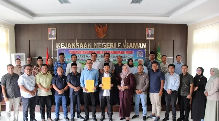 Kejaksaan Negeri Pasaman dan DPRD Kabupaten Pasaman Tandatangani MoU untuk Tingkatkan Sinergitas