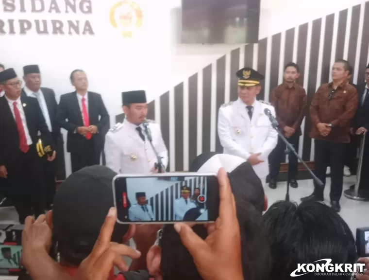 Pelantikan Ade Kuswara Kunang sebagai Bupati Bekasi Disambut Meriah