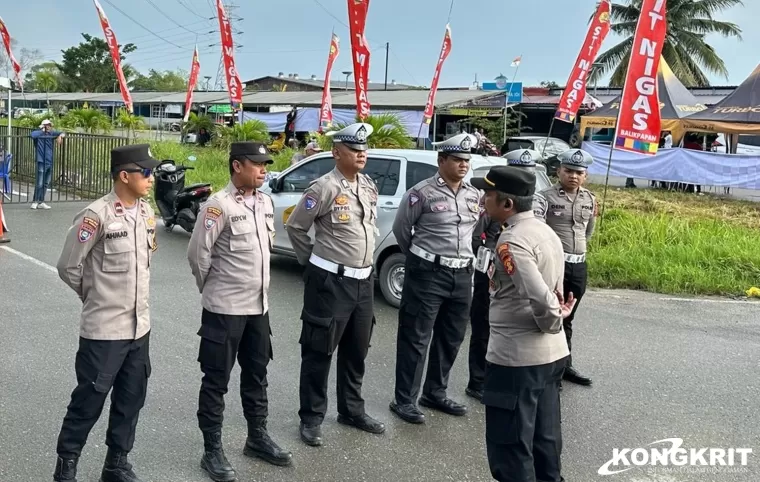 Personil Polresta bersama Bhabinkamtibmas berikan  Pengamanan Drag Rese Putaran 1 Borneo thn 2025