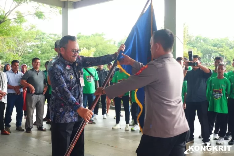 Pj Wali Kota Payakumbuh Lepas Kontingen SSB Bintang Timur untuk Piala Soeratin U-13