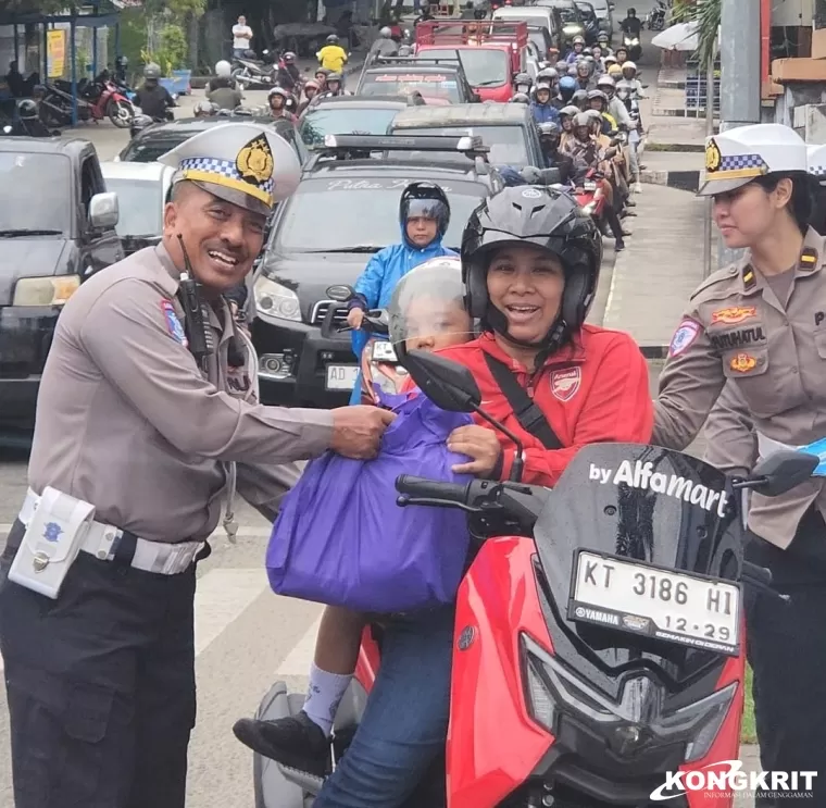 Polresta Balikpapan Gencar Sosialisasikan Operasi Keselamatan Mahakam 2025 kepada Pengendara