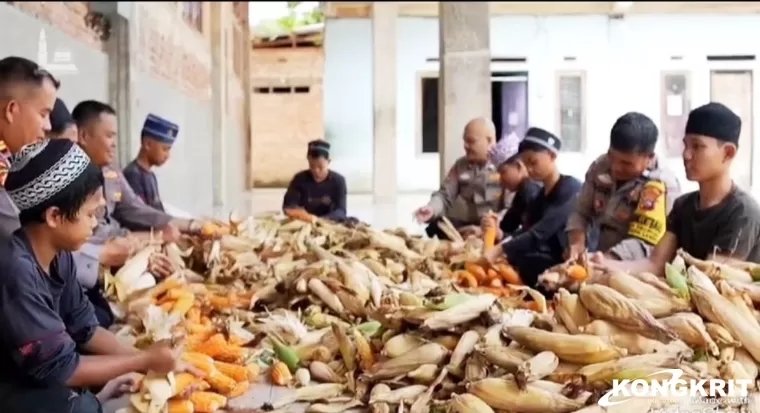 Polsek Palupuh Bersinergi dengan Ponpes Darul Ulum Alfalah Tanam Jagung dalam Mendukung Program Swasembada Pangan Nasional