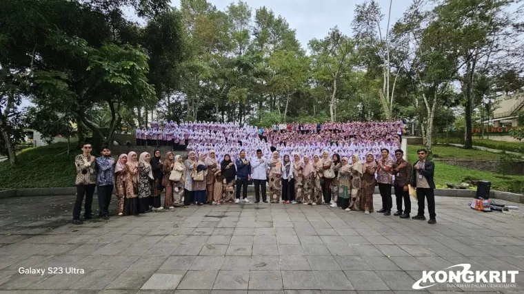 Siswa MAN 2 Bukittinggi Eksplorasi Kearifan Lokal di Museum Rumah Adat Nan Baanjuang