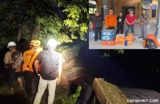 Petugas BPBD Tulungagung saat dilokasi tanggul jebol sungai Wudu (Insert : Kabid Kedaruratan Bencana dan Logistik Gilang Zelakuduma saat memberikan bantuan kepada warga terdampak banjir)