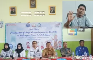 Sosialisasi pencegahan bahaya narkoba di SDN 1 Beji (Insert: Manager Laboratorium Klinik Ultra Medica Tulungagung Achmad Fuad)