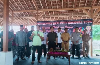 Wabup Tulungagung terpilih Ahmad Baharudin saat menyampaikan sambutan di acara HPN 2025 di pendopo Taman Koi Rejosari