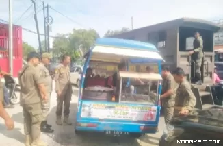 Satpol PP Padang Gencar Tertibkan PKL yang Langgar Aturan di Kawasan Publik