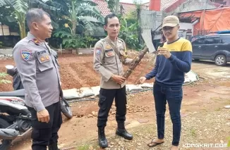 Warga Bintara Jaya Serahkan Senjata Tajam sebagai Dukungan untuk Cegah Tawuran Remaja