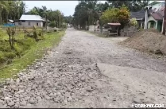 Warga Tluk Amplu Keluhkan Jalan Rusak 20 Tahun, Akses Ekonomi dan Pendidikan Terancam