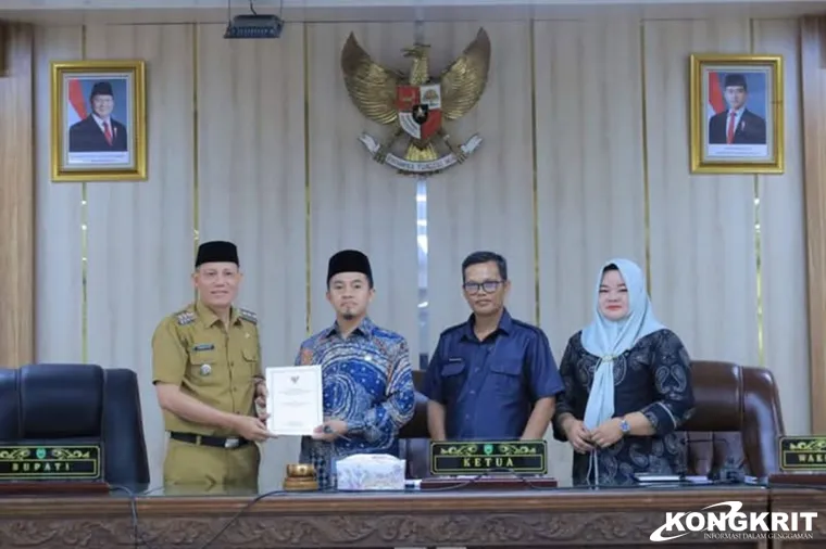 Bupati Sabar AS Sampaikan LKPJ Tahun 2024 pada Rapat Paripurna di Gedung DPRD Kabupaten Pasaman