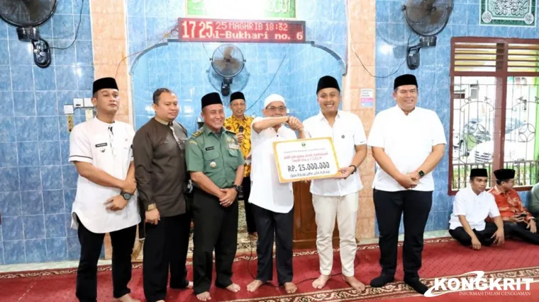 Pemprov Sumbar Serahkan Bantuan untuk Pembangunan Masjid Raya Nurul Iman di Pariaman