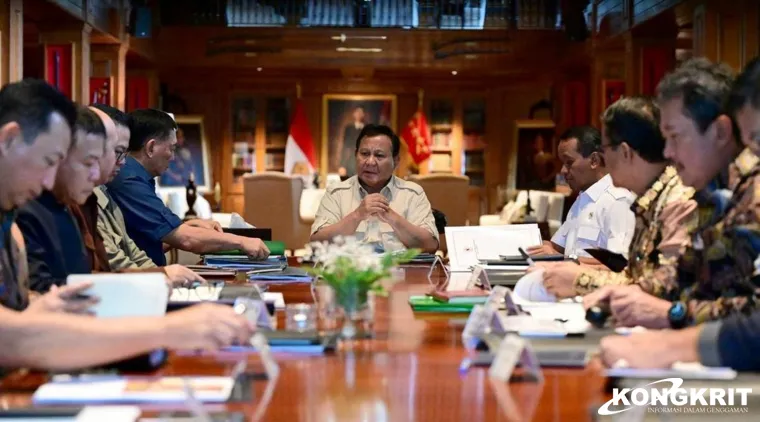 Presiden Prabowo Pimpin Rapat Percepatan Hilirisasi Nasional di Hambalang