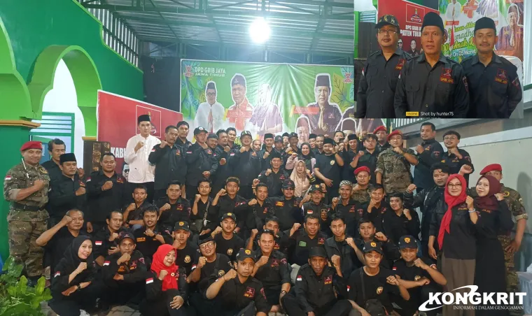 DPC GRIB Jaya Tulungagung gelar santunan yatim - piatu dan berbagi takjil (Insert dari kiri, Suad Subagio Dewan Penasehat, Ahmad Baharudin Wabup Tulungagung, Harianto Ketua DPC GRIB Jaya Tulungagung).