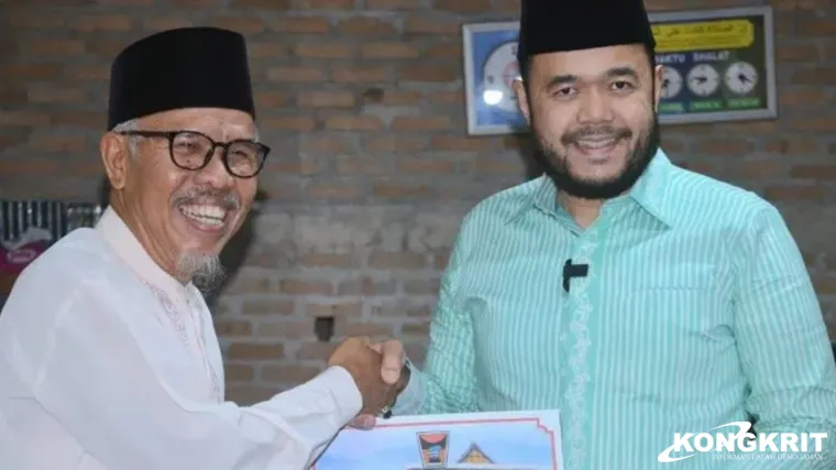 Wali Kota Padang Fadly Amran Serahkan Bantuan untuk Pembangunan Masjid Al-Jadid Muhammadiyah