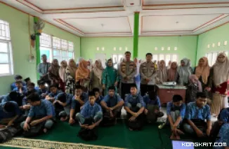 Kapolsek Pancung Soal Berikan Penyuluhan Bahaya Narkoba dan Kenakalan Remaja di SMA N 1 Airpura