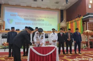 Pasangan Bupati dan Wakil Bupati Pesisir Selatan Periode 2025-2030 Dilantik, Resmi Memimpin Pessel