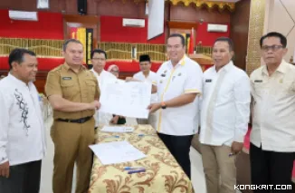 Pemko Pariaman Tandatangani Perjanjian Kinerja dengan OPD, Wali Kota Tekankan Pentingnya Evaluasi dan Komitmen Bersama