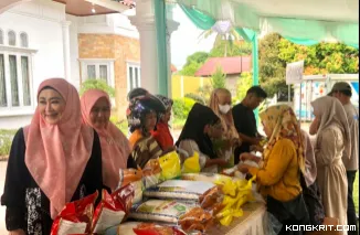 TP-PKK Pesisir Selatan Gelar Pasar Murah Ramadan, Warga Antusias Serbu Rumah Dinas Bupati