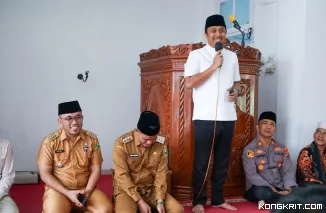 Wakil Gubernur Sumbar Vasco Ruseimi Serahkan Bantuan untuk Pembangunan Masjid Babussalam di Nagari Koto Baru