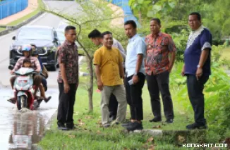 Wali Kota Pariaman Tinjau Perbaikan Jalan Rusak Menjelang Lebaran