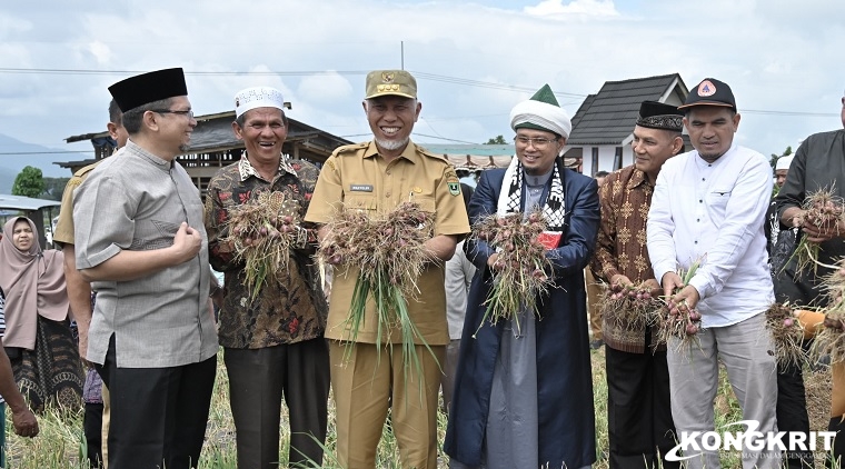 Gubernur Sumbar Dorong Pertumbuhan Pertanian Melalui Panen Raya