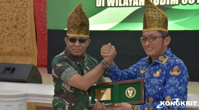 Rabu, 17 Januari 2024, Intelijen Angkatan Darat bersama Wali Kota Padang menggelar pembinaan komunikasi di Palanta Rumah Dinas Wali Kota Padang.