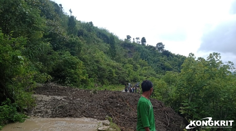 Masyarakat Aia Abu Menunggu Bantuan, Kemungkinan Longsor Susulan Apakah Terjadi?