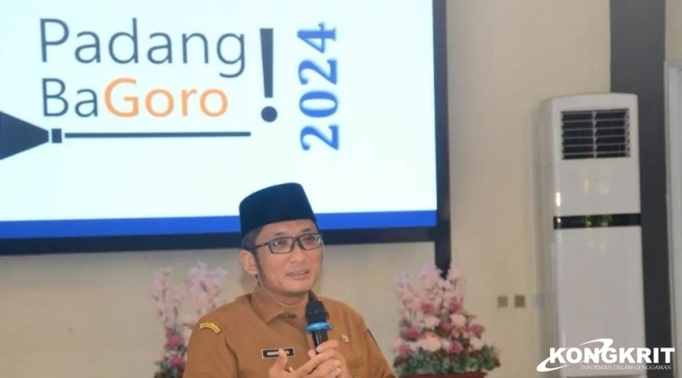 Wali Kota Padang, Hendri Septa, memimpin rapat koordinasi dan evaluasi program padang bagoro di Gedung Bagindo Aziz Chan Youth Center Senin, 15 Januari 2024.
