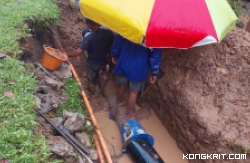 Darurat Air, Perumda AM Padang Lakukan Perbaikan Kebocoran Pipa di Lubuk Minturun