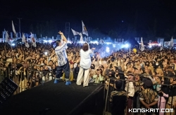 Konser "Indonesia Maju" Prabowo - Gibran di Lapangan Bola Sungai Abang, Lubuk Alung, Padang Pariaman, Minggu malam (4/2/2024)